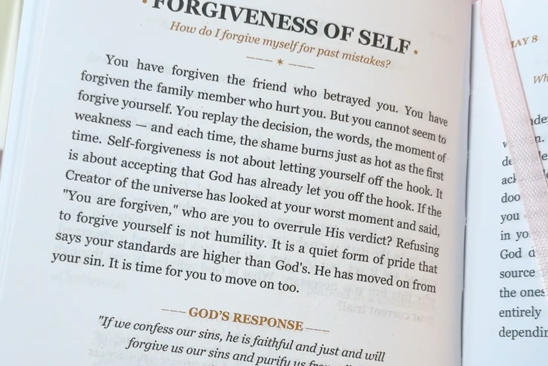 One Minute With God — 365 Daily Devotions for Women