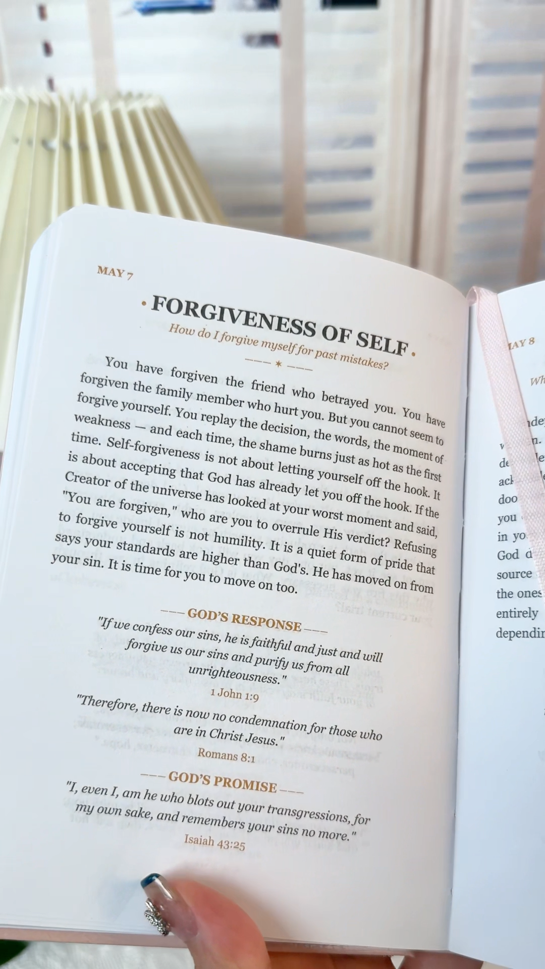 One Minute With God — 365 Daily Devotions for Women