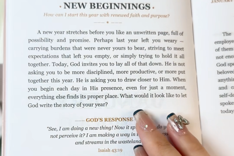 One Minute With God — 365 Daily Devotions for Women